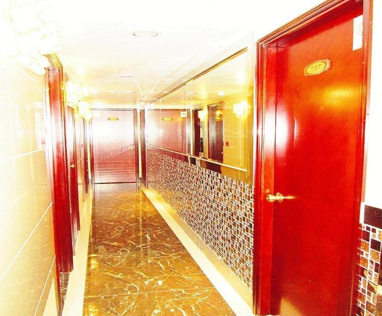 New Chung King Mansion Guest House - Tower C Hongkong Exteriör bild
